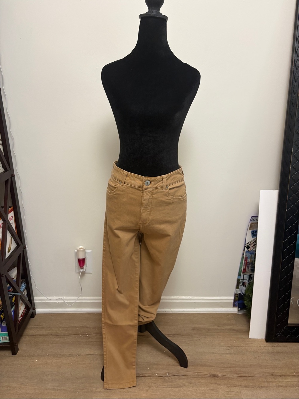 Studio Straight Leg Women’s Jeans - Camel Brown
